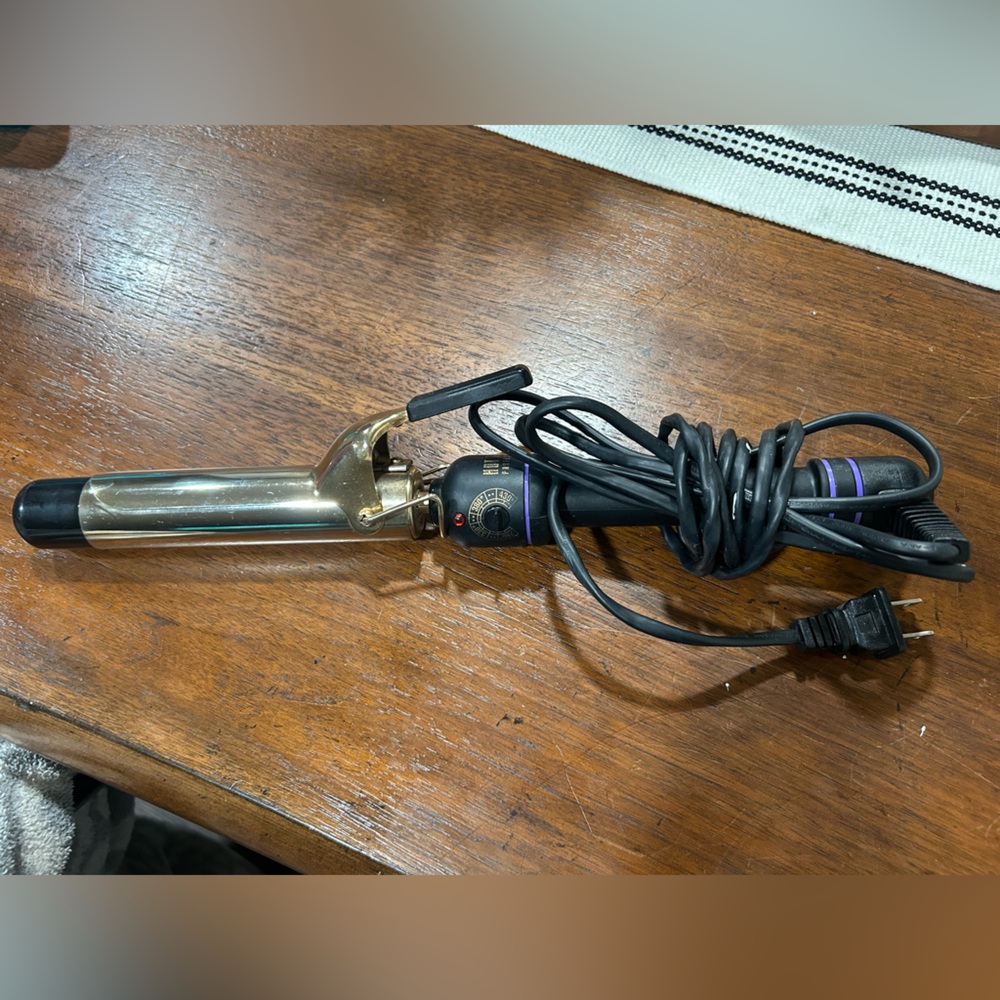 Hot Tools Professional Black and Gold Curling Iron 1.25"